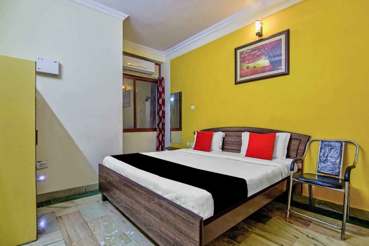 Capital O 41962 Hotel Mandakini Continental Lakhnaú Exteriér fotografie