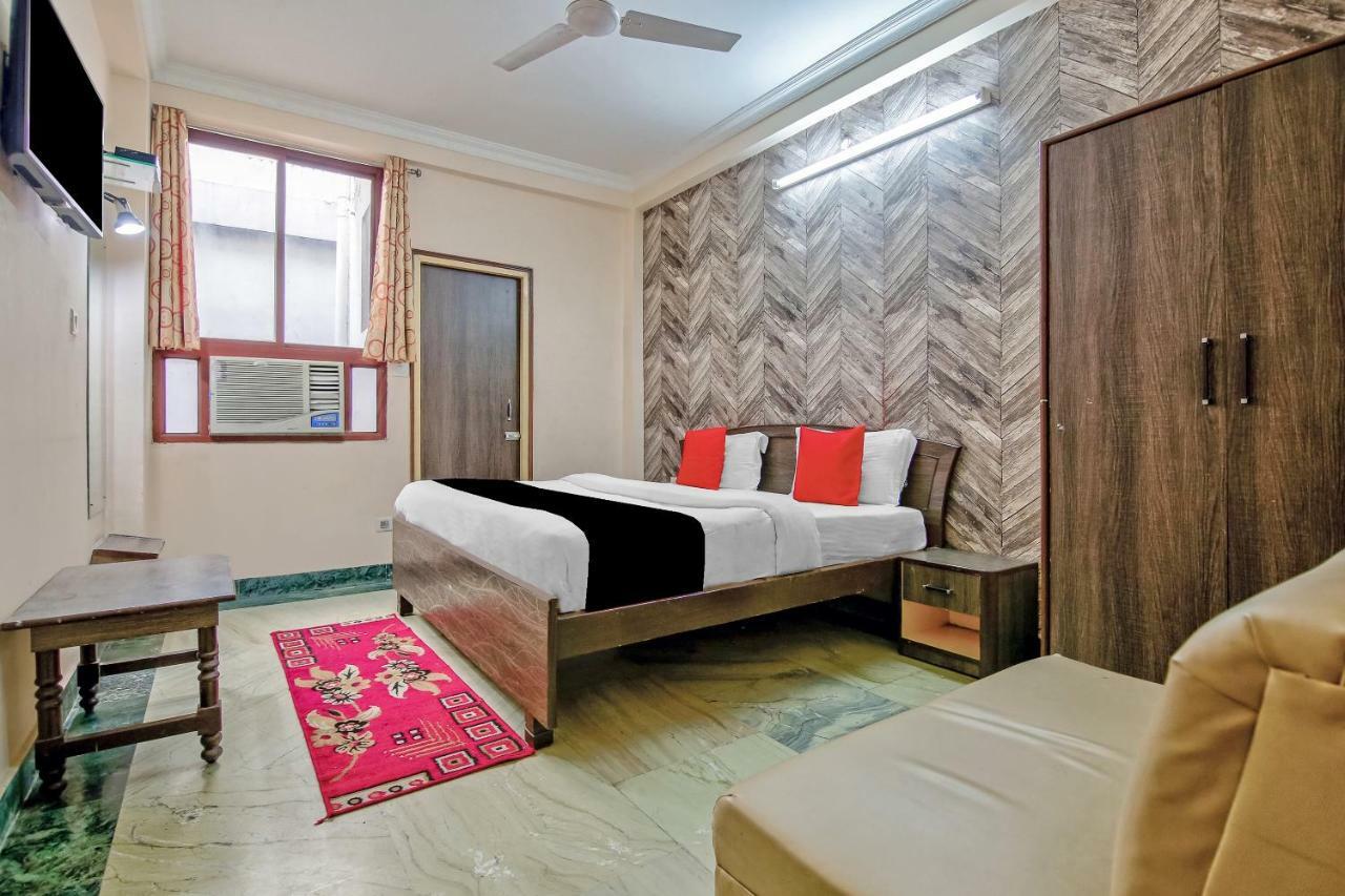 Capital O 41962 Hotel Mandakini Continental Lakhnaú Exteriér fotografie