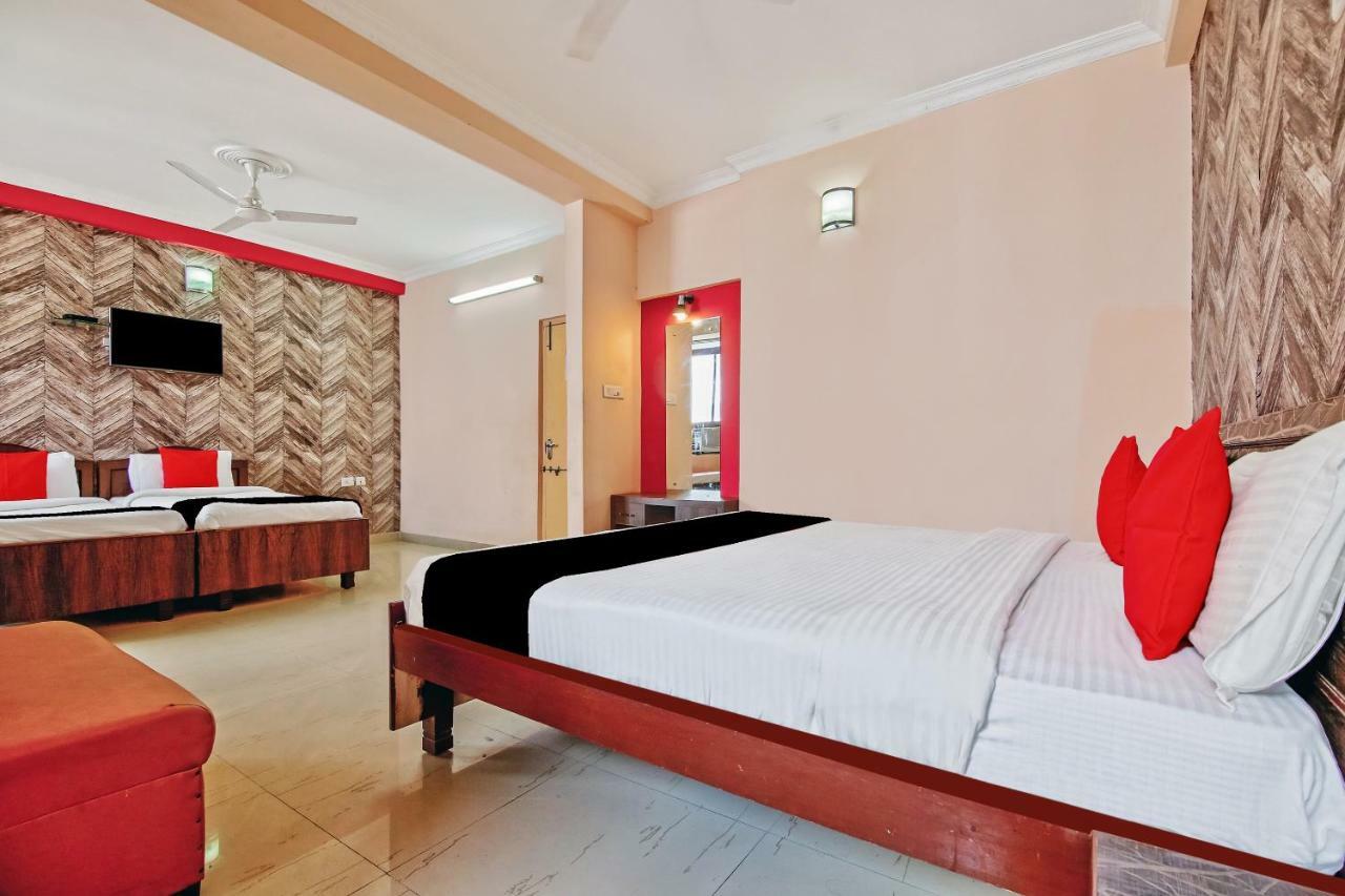 Capital O 41962 Hotel Mandakini Continental Lakhnaú Exteriér fotografie